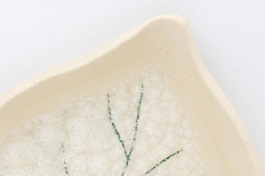 Decorative leaf bowl